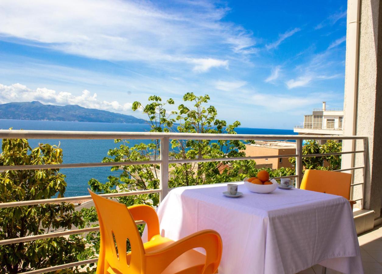 Blue sea apartment Saranda Exterior foto